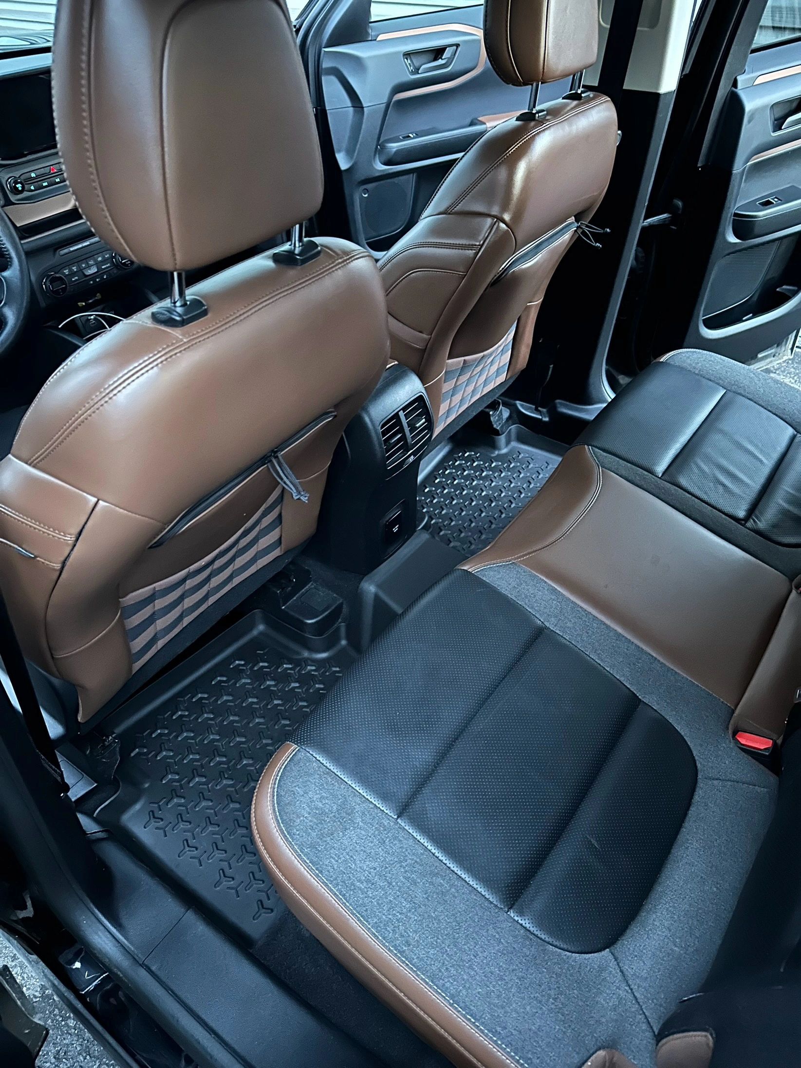 Auto detailing interior carpet vacuuming
